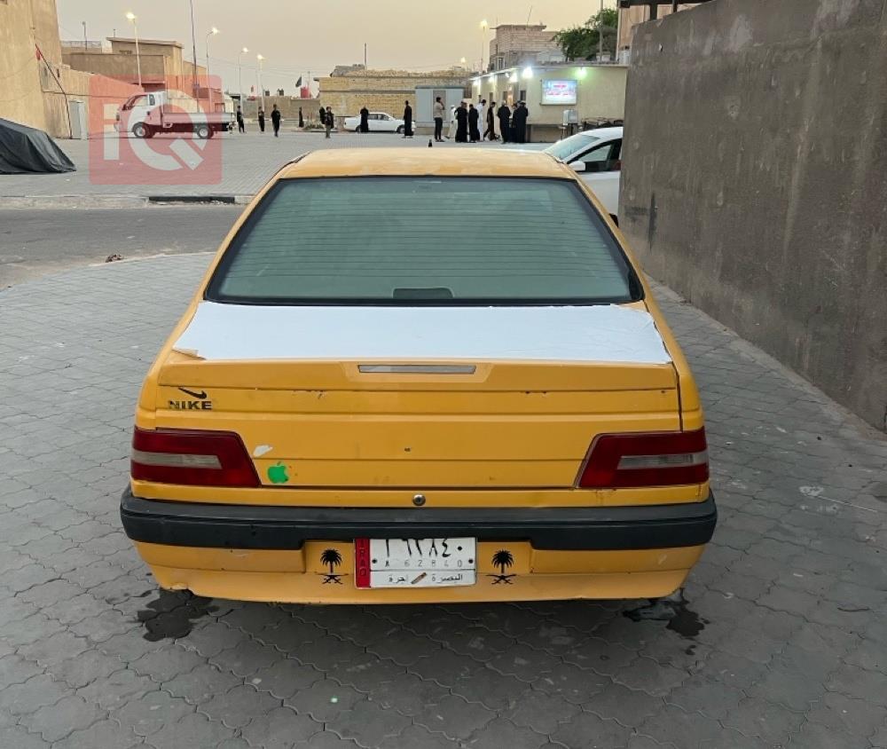Peugeot 405